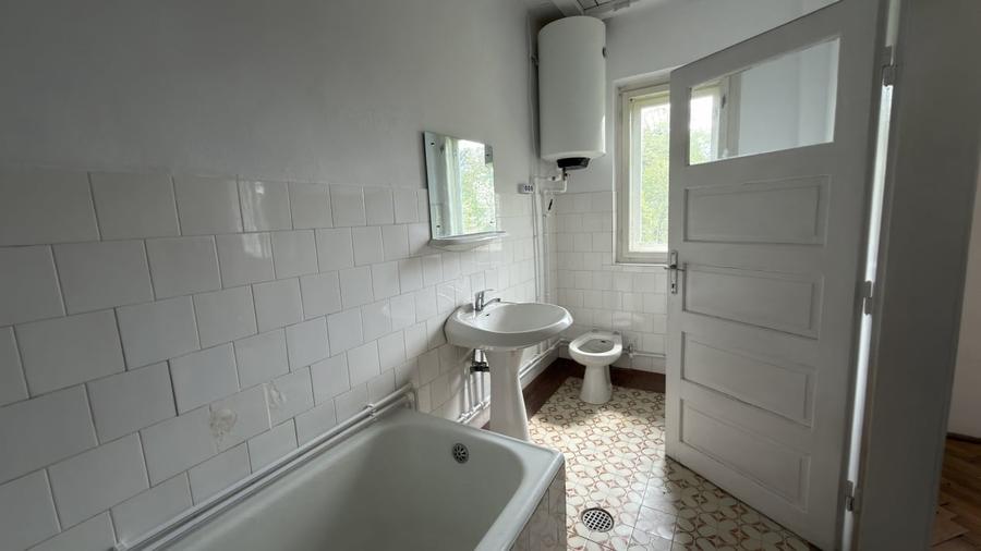 Duplex cu 3 camere cu Teren 2200 Mp în Șișești