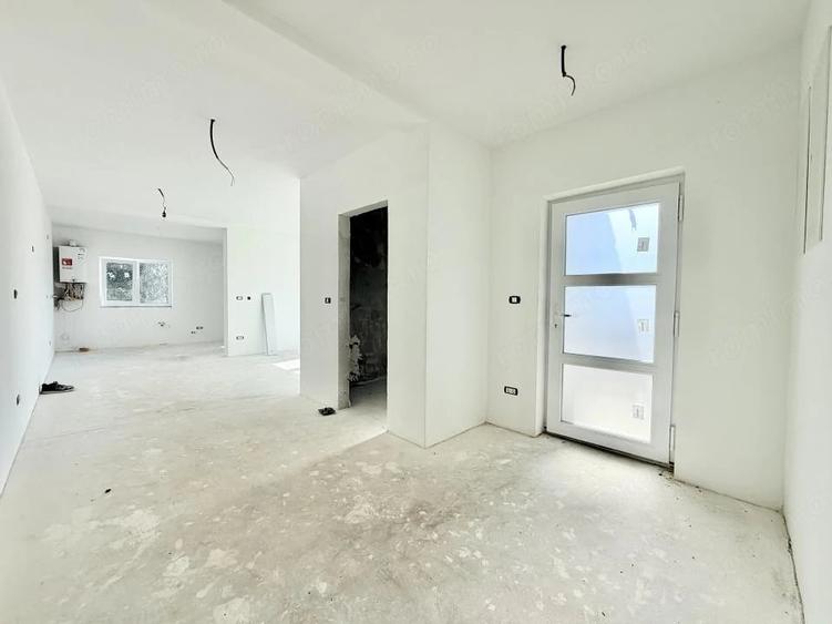 Casă cu 4 camere cu Teren 415 Mp în Albina