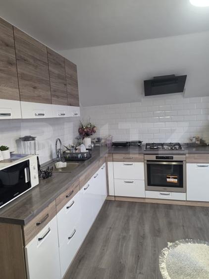 Apartament cu 3 camere decomandat, mobilat în Centura — fotografia 1