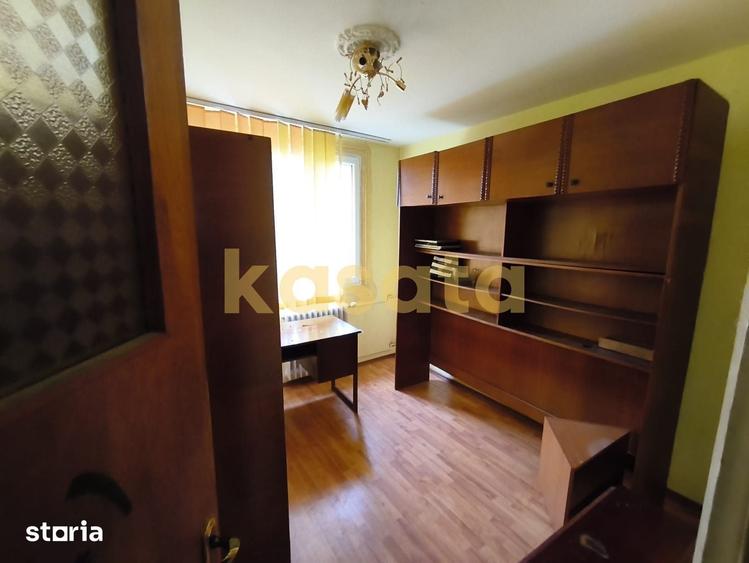 Apartament cu 3 camere semidecomandat în Titan