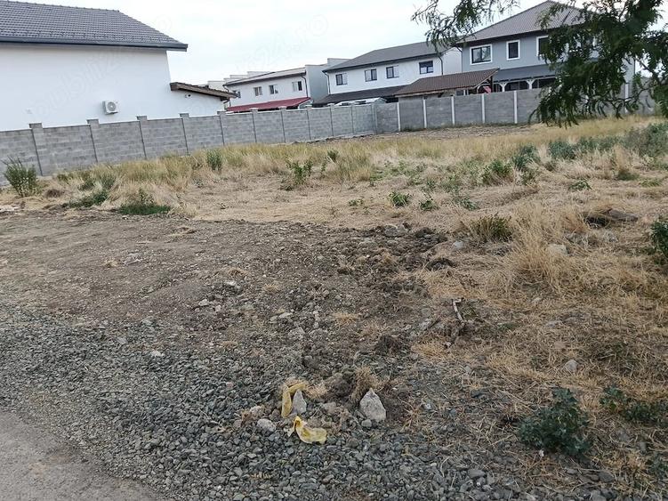 Teren de 589 mp, în Covaci
