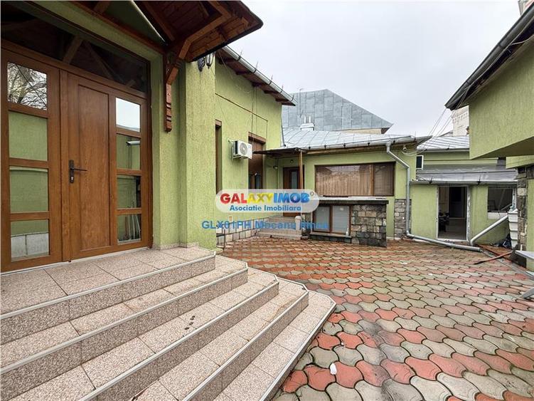 Casă cu 7 camere cu Teren 438 Mp în Ultracentral