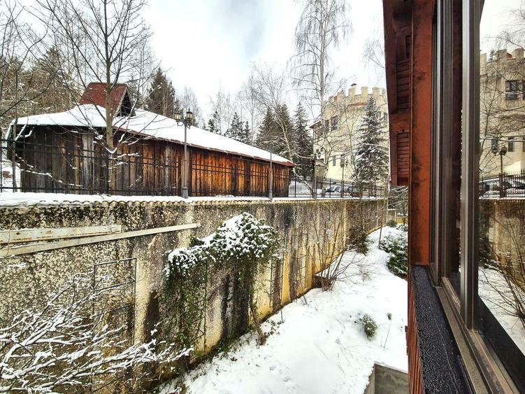 Apartament cu 3 camere decomandat în Poiana Brașov