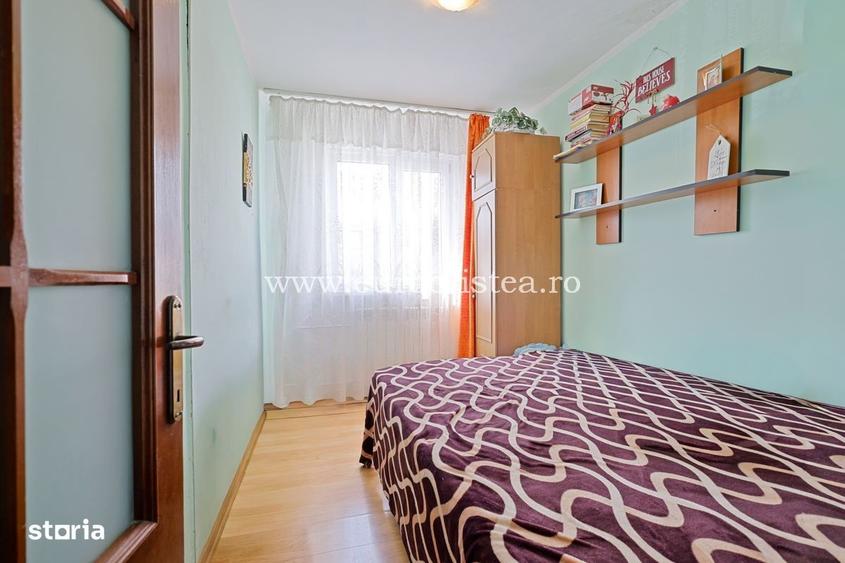 Apartament cu 4 camere semidecomandat în Central