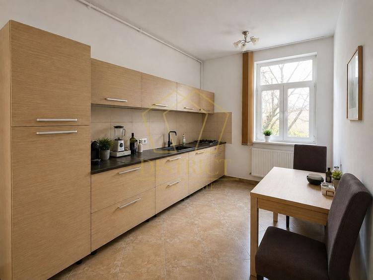 Apartament cu 2 camere semidecomandat, mobilat în P-ța Maria
