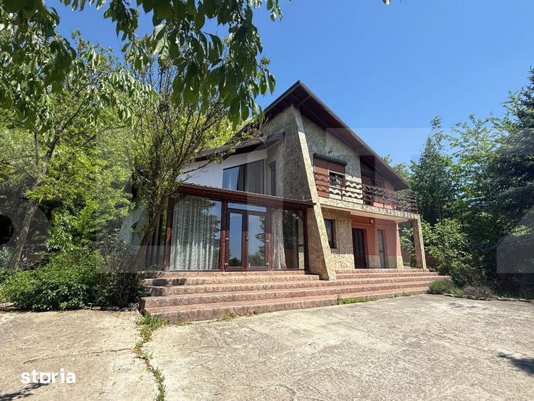 Casă cu 5 camere cu Teren 2248 Mp în Curtești