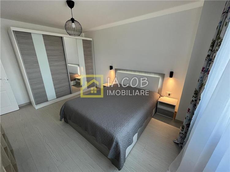 Apartament cu 3 camere semidecomandat, mobilat în 9 Mai