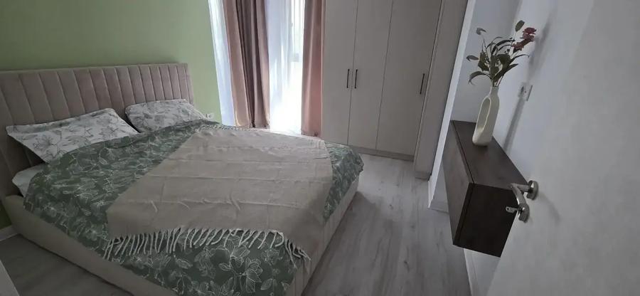 Apartament cu 2 camere semidecomandat, mobilat în Central