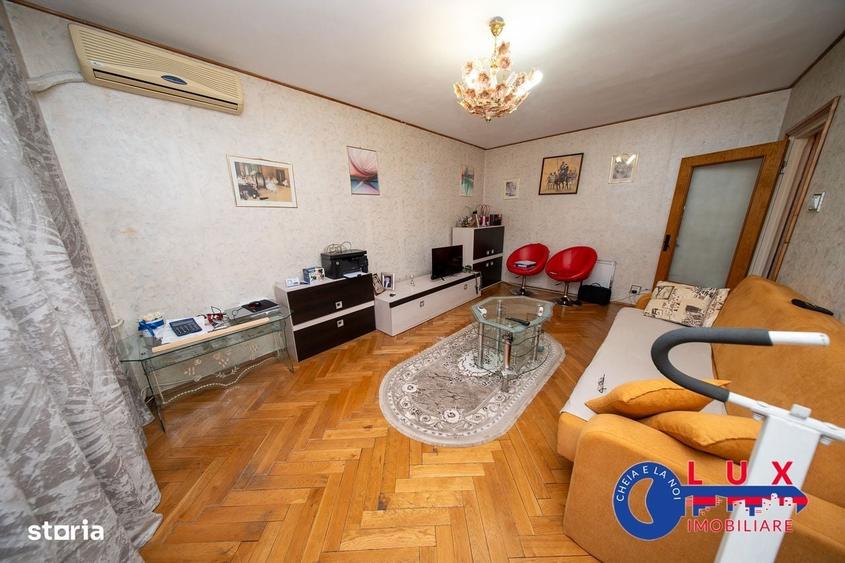 Apartament cu 3 camere decomandat în Babadag