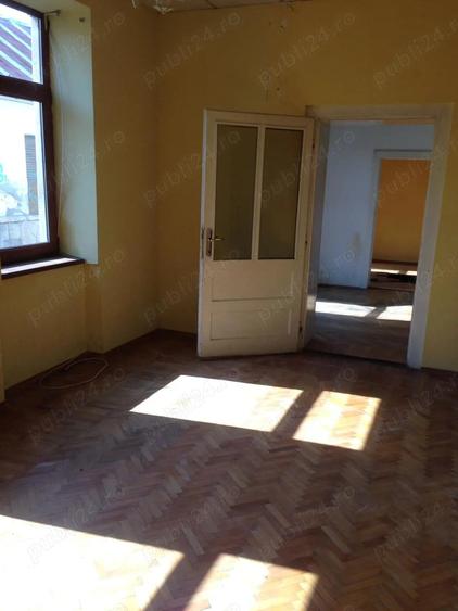 Apartament cu 3 camere semidecomandat în Ultracentral