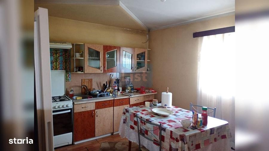 Casă cu 3 camere în Traian