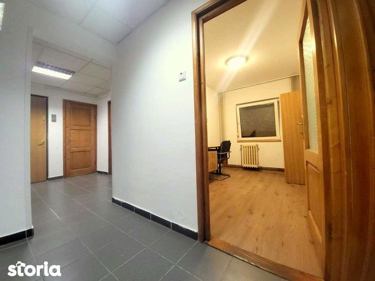 Apartament cu 4 camere, mobilat în Central