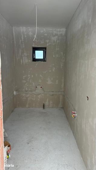 Casă cu 4 camere cu Teren 553 Mp în Iosia