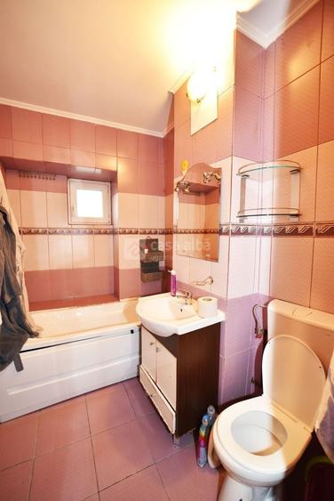 Apartament cu 4 camere decomandat, mobilat în Gară