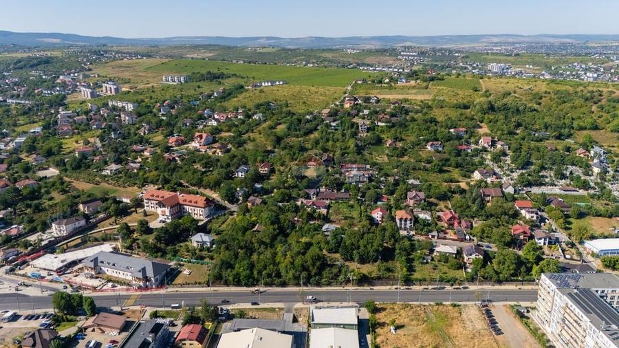 Teren Construcții intravilan de 6949 mp, în Bucium