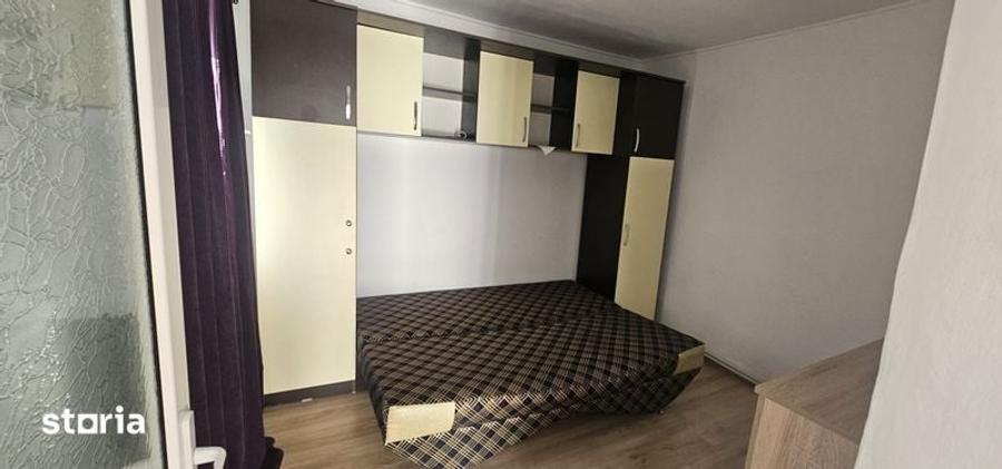 Inchiriez apartament la curte - 3