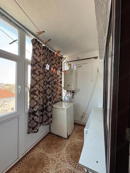 Apartament cu 2 camere semidecomandat în Lehliu