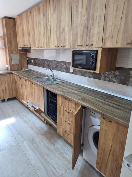 Apartament cu 2 camere decomandat, mobilat în Central