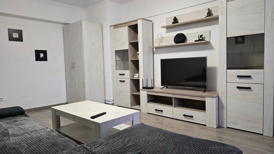 Apartament cu 2 camere decomandat în 22 Decembrie