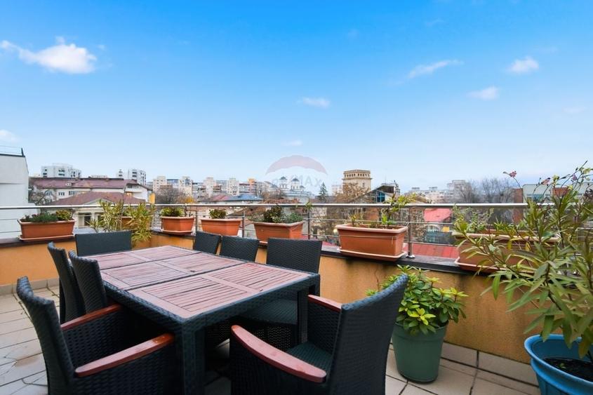 PENTHOUSE ULTRACENTRAL CU PRIVELISTE PANORAMICĂ | 3 CAMERE - 1