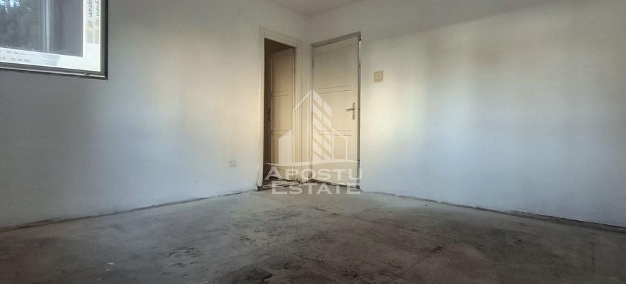 Apartament cu 2 camere circular în Polivalentă