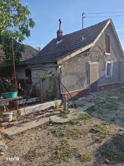 Casă cu 4 camere cu Teren 2258 Mp în Pilu