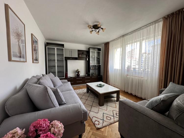 Apartament cu 4 camere decomandat în Grigorescu