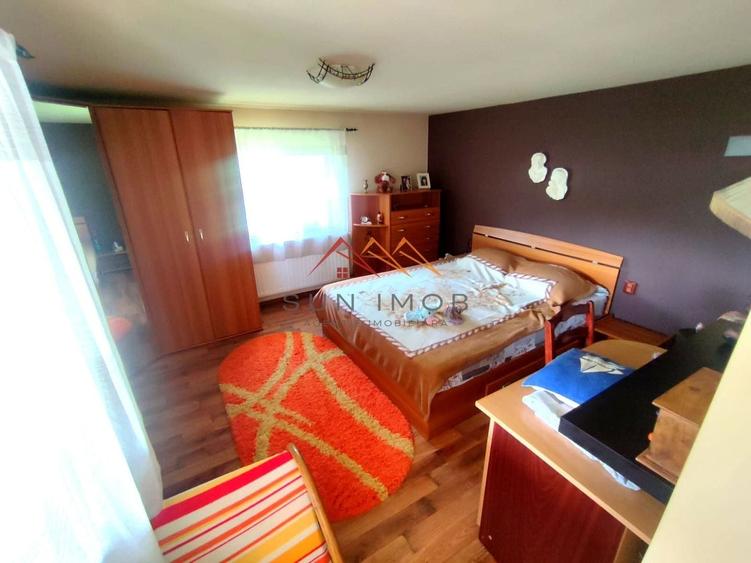 Casă individuală cu 6 camere cu Canalizare în Lac de Verde