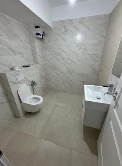 Apartament cu 3 camere decomandat în Tătărași