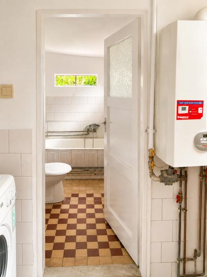 Casă individuală cu 4 camere cu Canalizare în Central