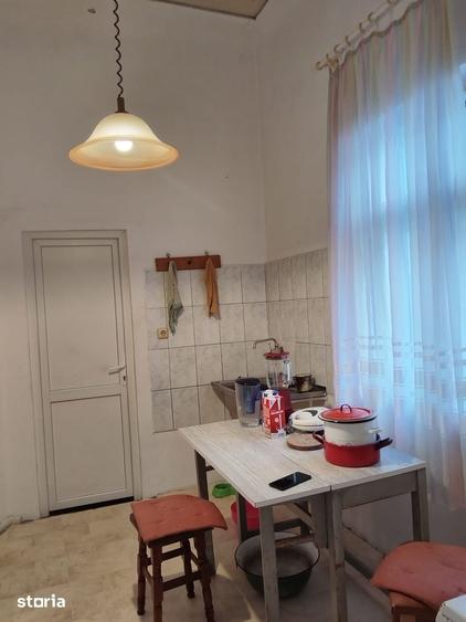 Casă cu 4 camere cu Teren 285 Mp în Central