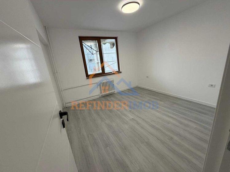 Apartament cu 3 camere semidecomandat în Berceni — fotografia 2