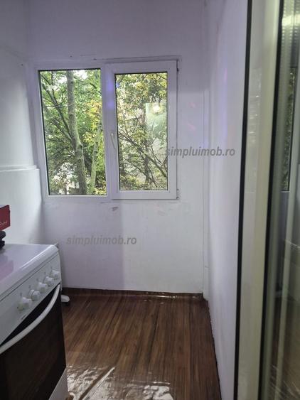Garsonieră decomandată, mobilată în Gorjului
