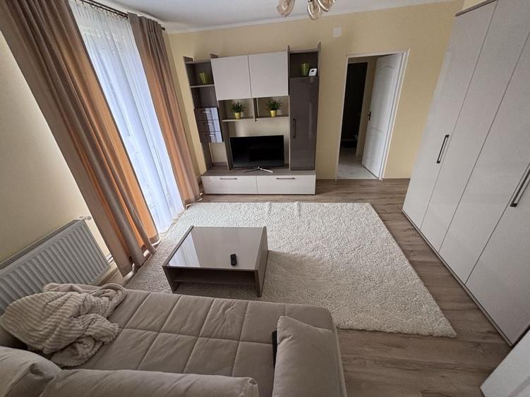 Apartament cu 2 camere semidecomandat în Deve