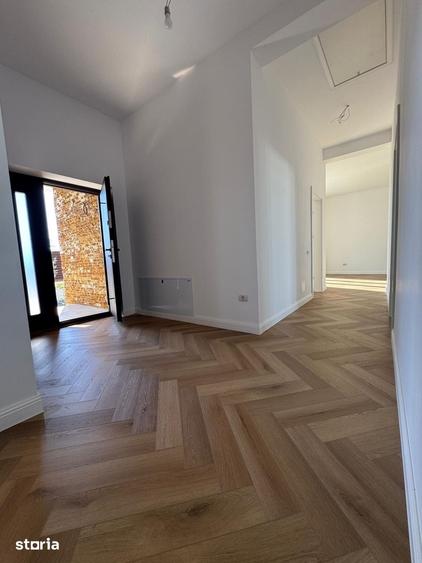Casă cu 6 camere cu Teren 500 Mp în Clinceni