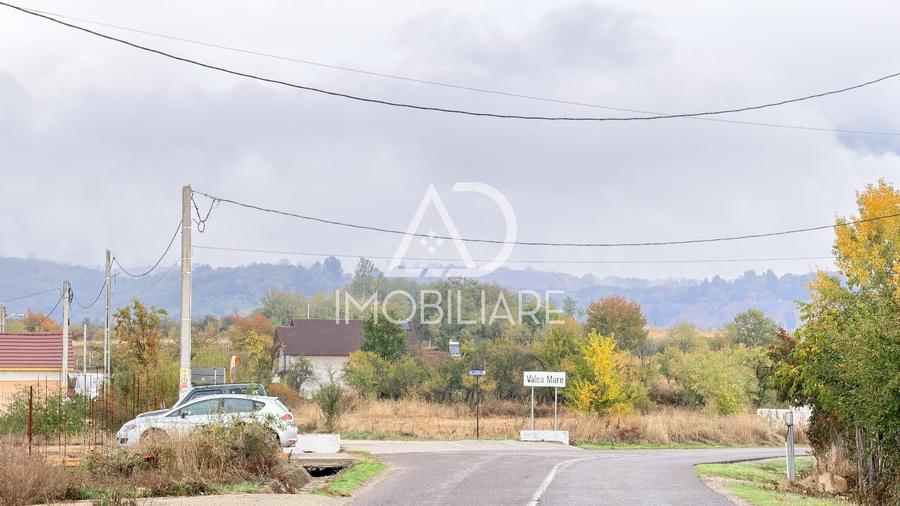 Teren Construcții intravilan de 3695 mp, în Runcu