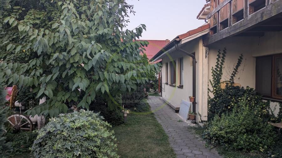 Casă cu 5 camere cu Canalizare în Piața Cluj