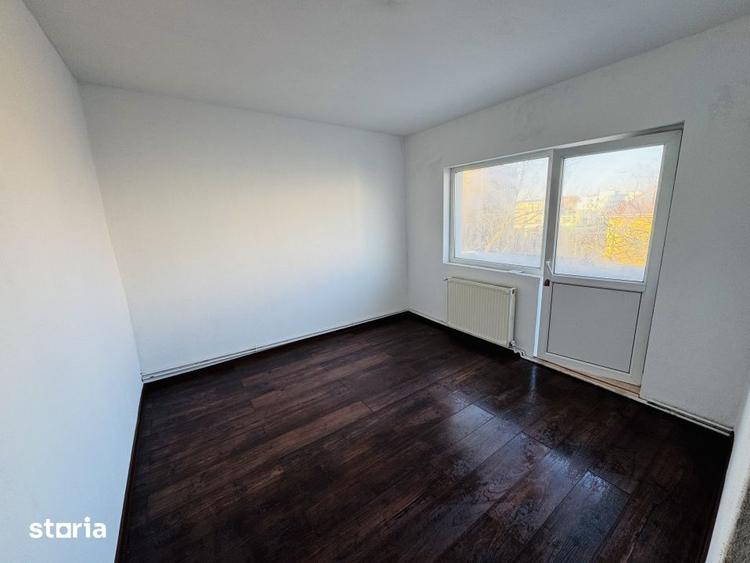 Apartament cu 3 camere decomandat în Ciupercenii Noi