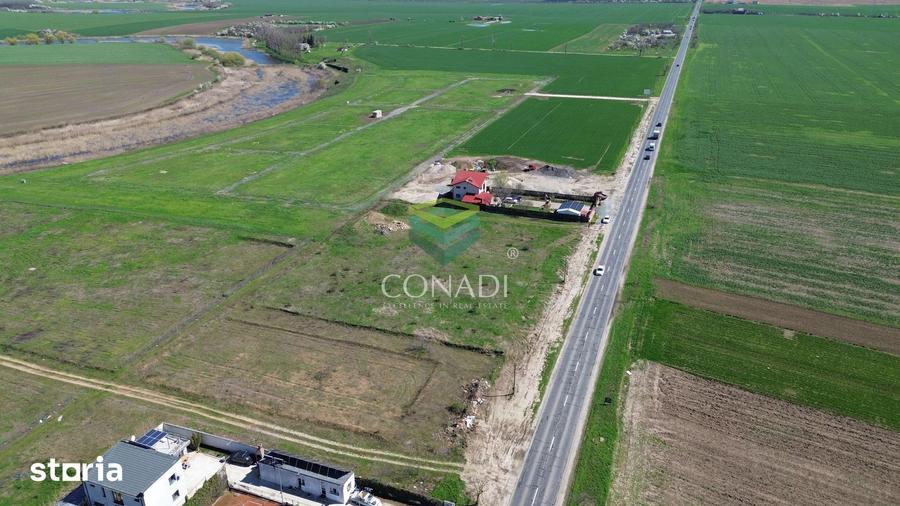 Teren de 2010 mp, în Central