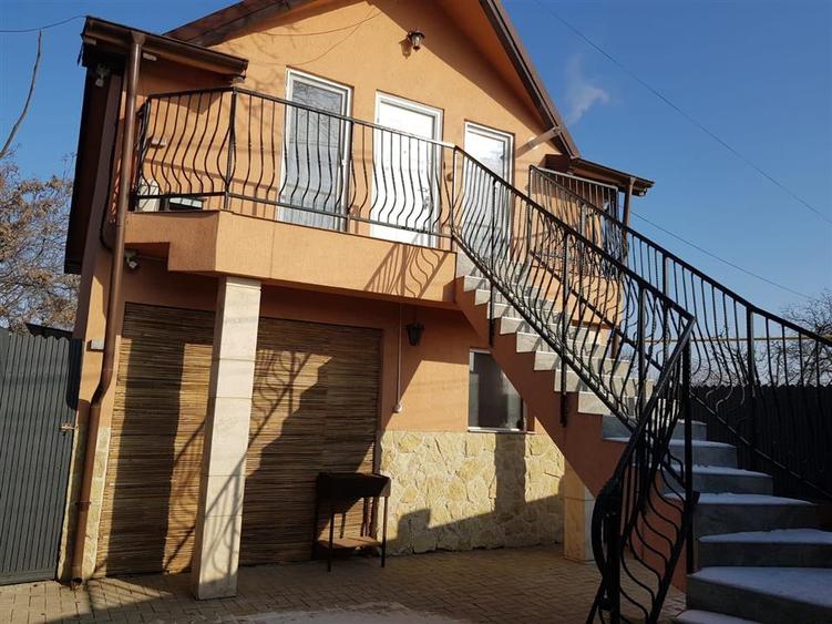 Casă individuală cu 3 camere cu Canalizare în Cazasu