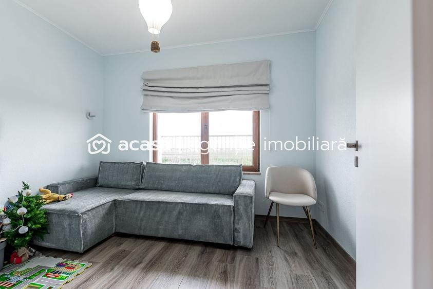 Casă individuală cu 4 camere cu Canalizare în Tisa Nouă