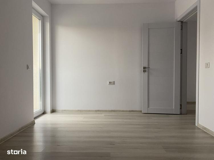 Apartament cu 3 camere decomandat în Valea