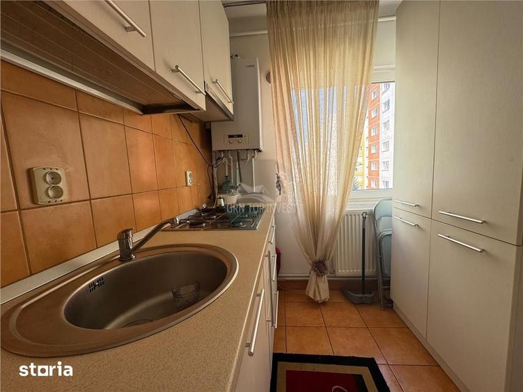 Apartament cu 3 camere decomandat în Vasile Aaron