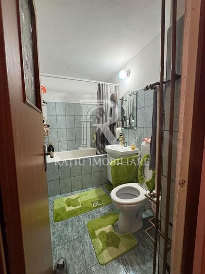 Apartament cu 3 camere decomandat, mobilat în Decebal