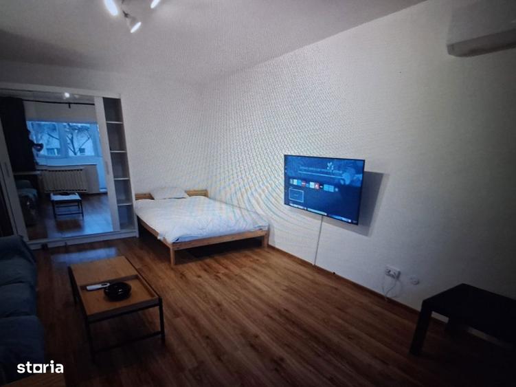 Garsonieră decomandată în Tei