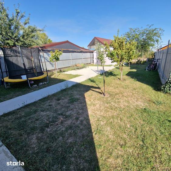 Casă cu 4 camere cu Teren 500 Mp în Vânători