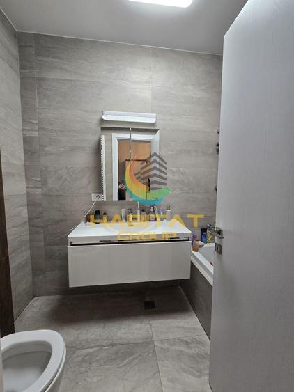 Apartament cu 4 camere decomandat, mobilat în Brâncoveanu