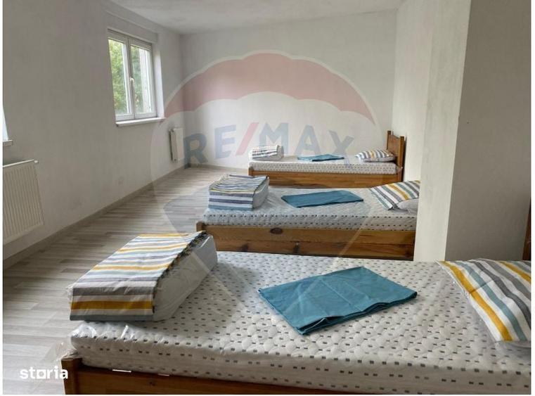 Casă cu 4 camere cu Teren 300 Mp în Central