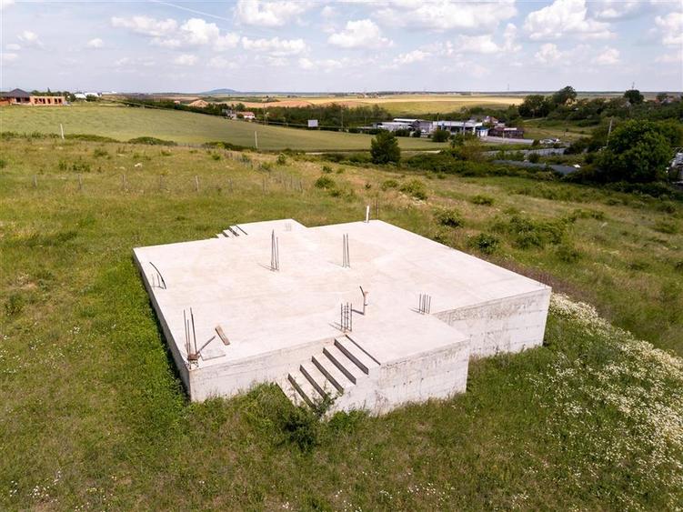 RECO Teren cu fundatie + proiect de casa localitatea Les - 1