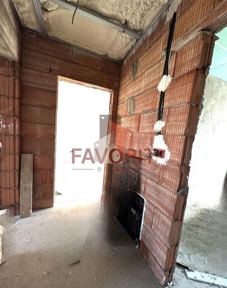 Duplex cu 4 camere cu Canalizare în Moșnița Nouă